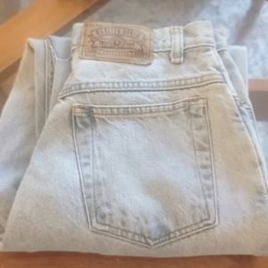 For her vintage high waisted jeans